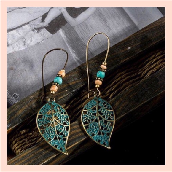 ✨Patina Boho Leaf Earrings✨ - Picture 2 of 3